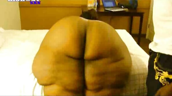 Two blondes with sexy asses are in a threesome with a man